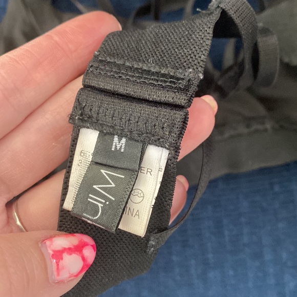 Strapy bra with embroidered flowers - Picture 4 of 4